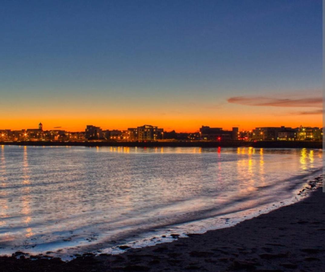 Salthill Village 3 Bed Apartment Galway Buitenkant foto